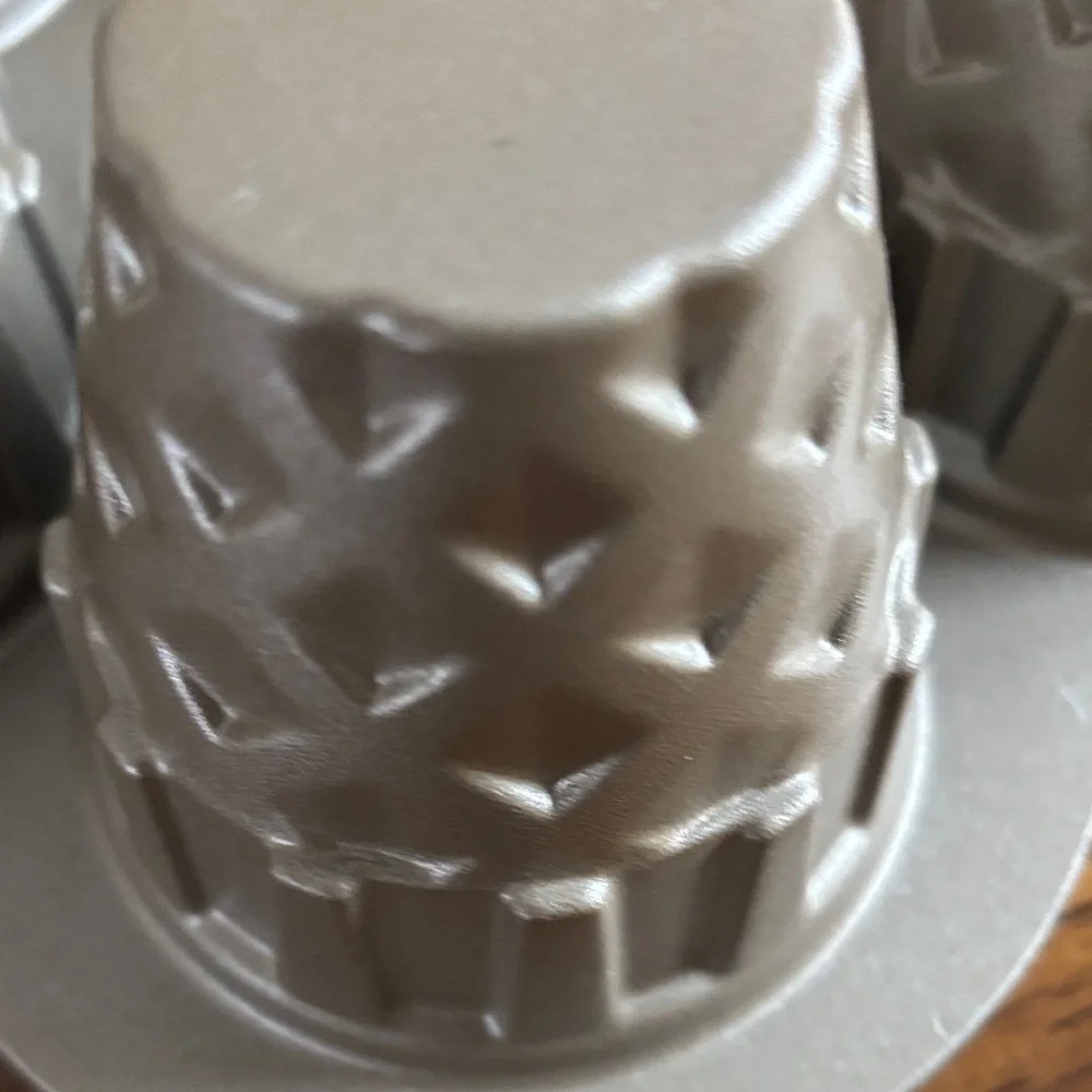 Williams Sonoma Gold Ice Cream Cone Cupcake Pan
